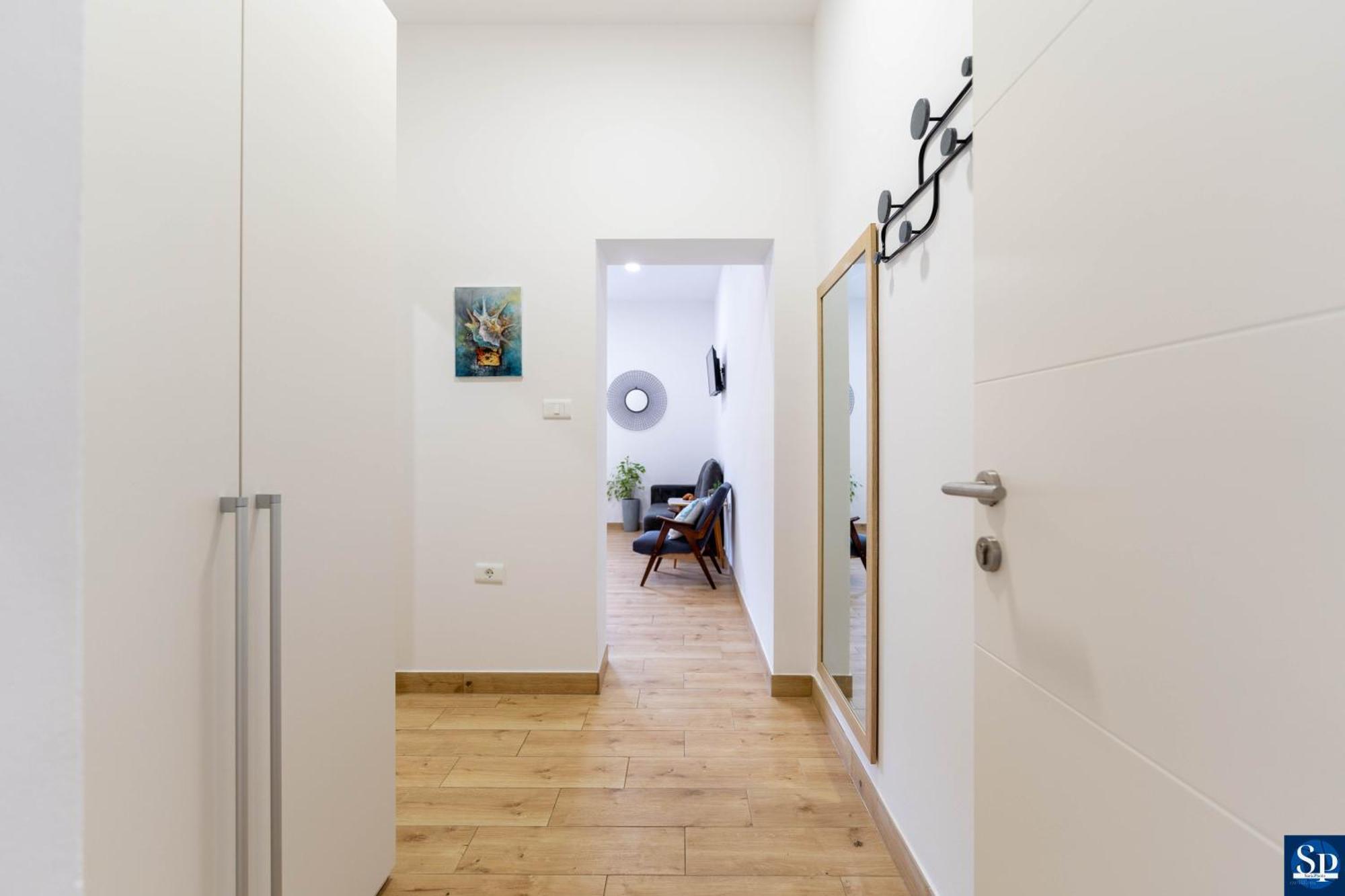 Colosseum Garden Apartment