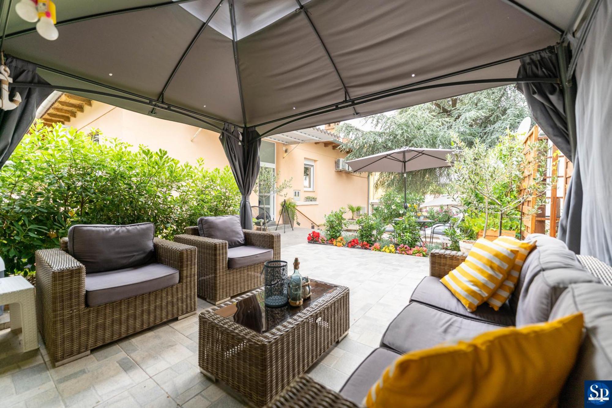Colosseum Garden Apartment